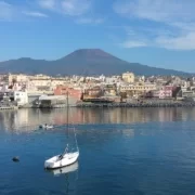 naples-3335452_1280 вид на Неаполь